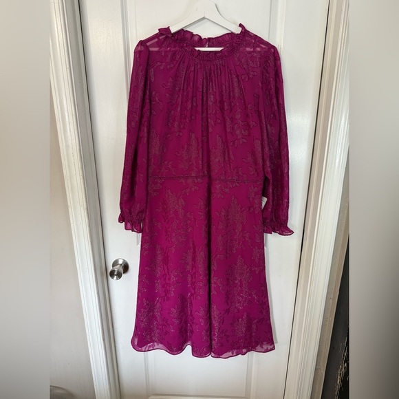 Maggy London Dresses & Skirts - NWT Maggy London Women’s Fuschia Nila Chiffon Lace Bishop Sleeve Dress Size 16